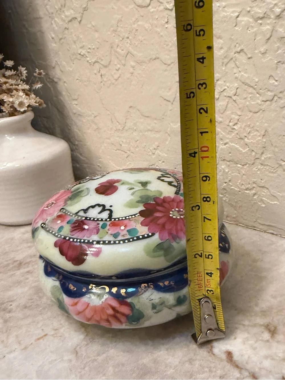 Vintage Antique porcelain handpainted moriage trinket box